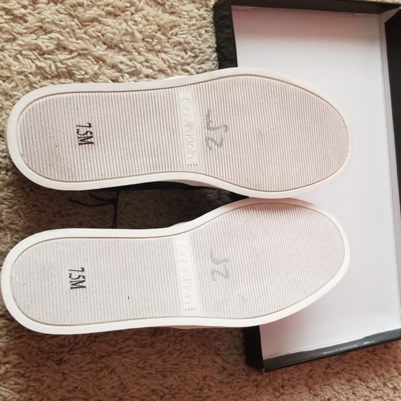 Shoes - Picture 2 of 5